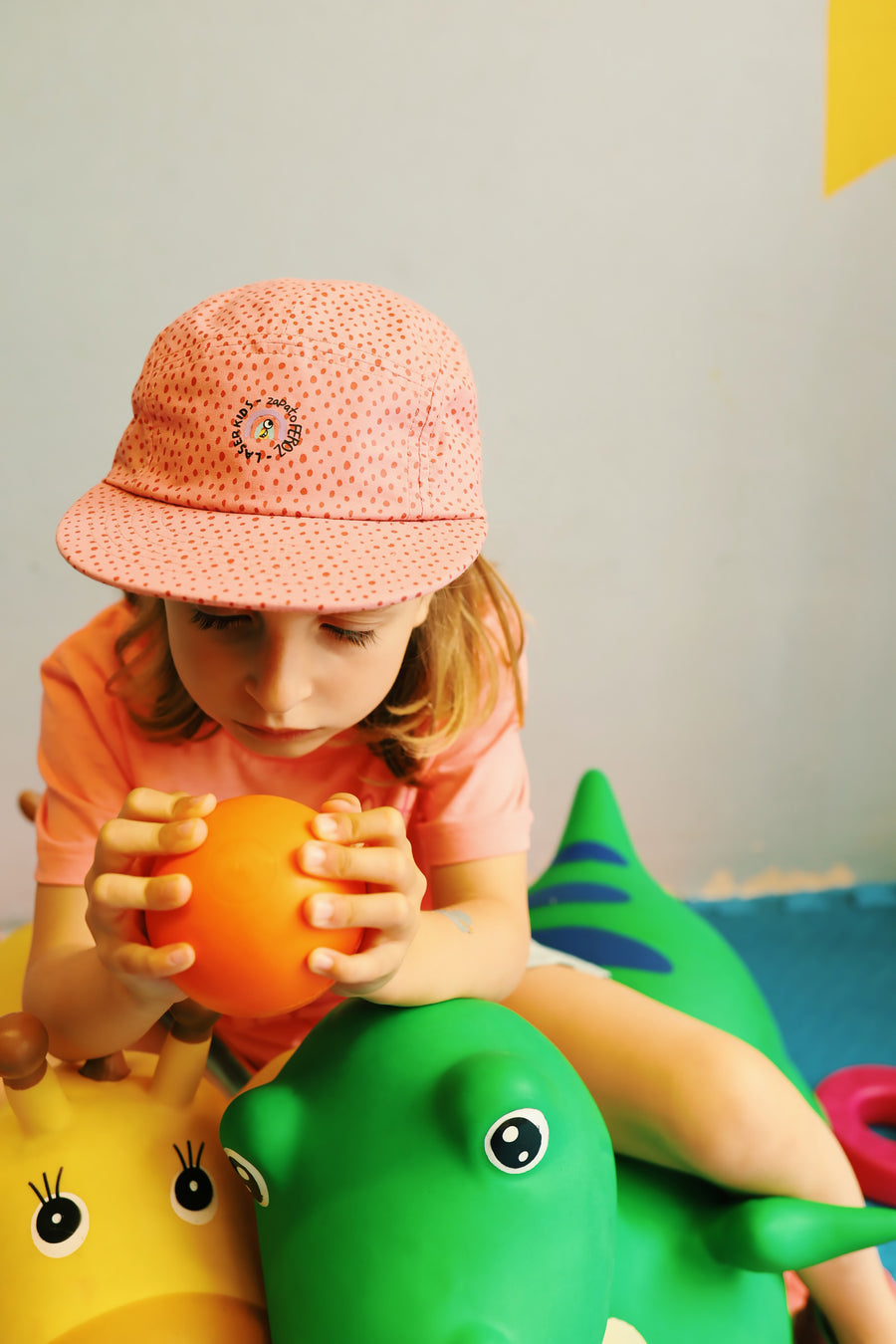 ZAPATO FEROZ X LASER KIDS 5 PANEL HAT ROSA