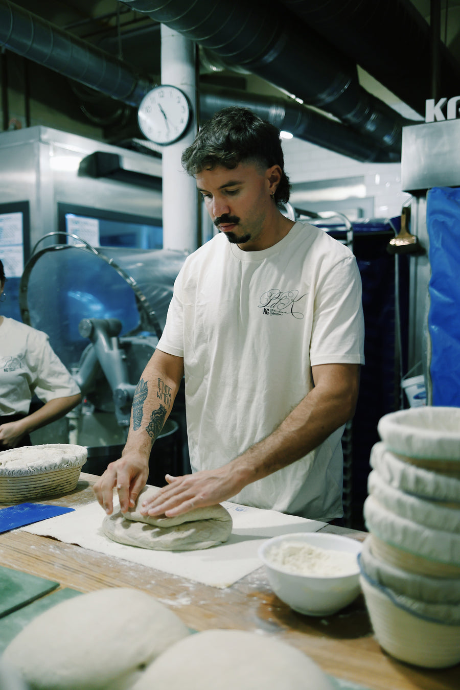 PA DE KILO BY LASER BARCELONA TEE WHEAT